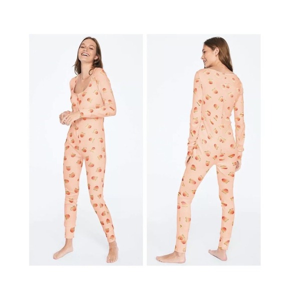 Victoria's Secret PINK Peach Print Long Sleeve Onesie Pajama XS - Picture 1 of 9